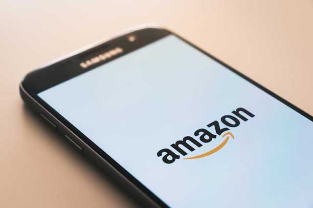 Tips for writing Amazon product descriptions - Shows the Amazon app