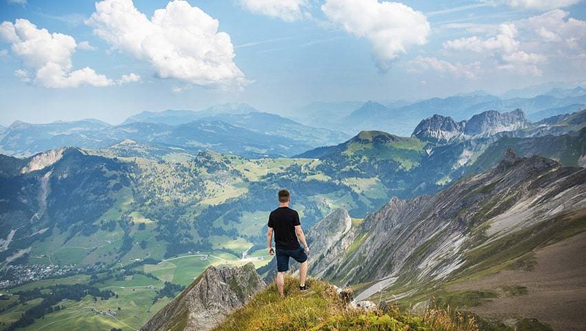 Why You Need A Top-Notch Travel Content Writer To Sell More Holidays