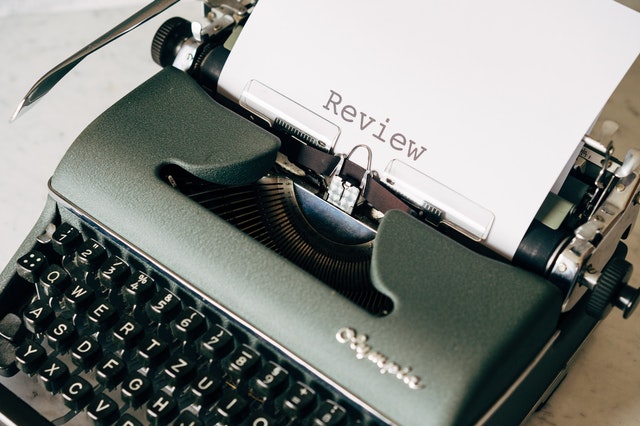 PPC ad copy examples - Shows a typewriter