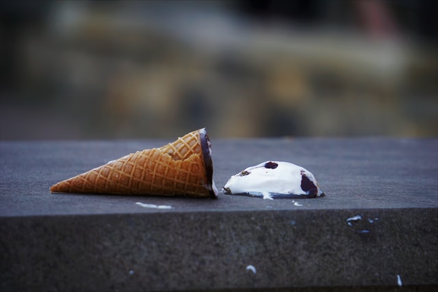 Shows a melting ice cream cone - Email marketing mistakes