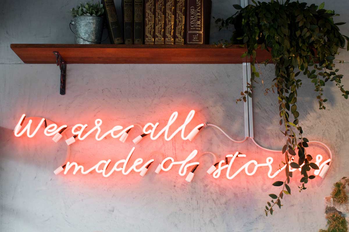 B2B copywriting - Shows a neon quote on a wall