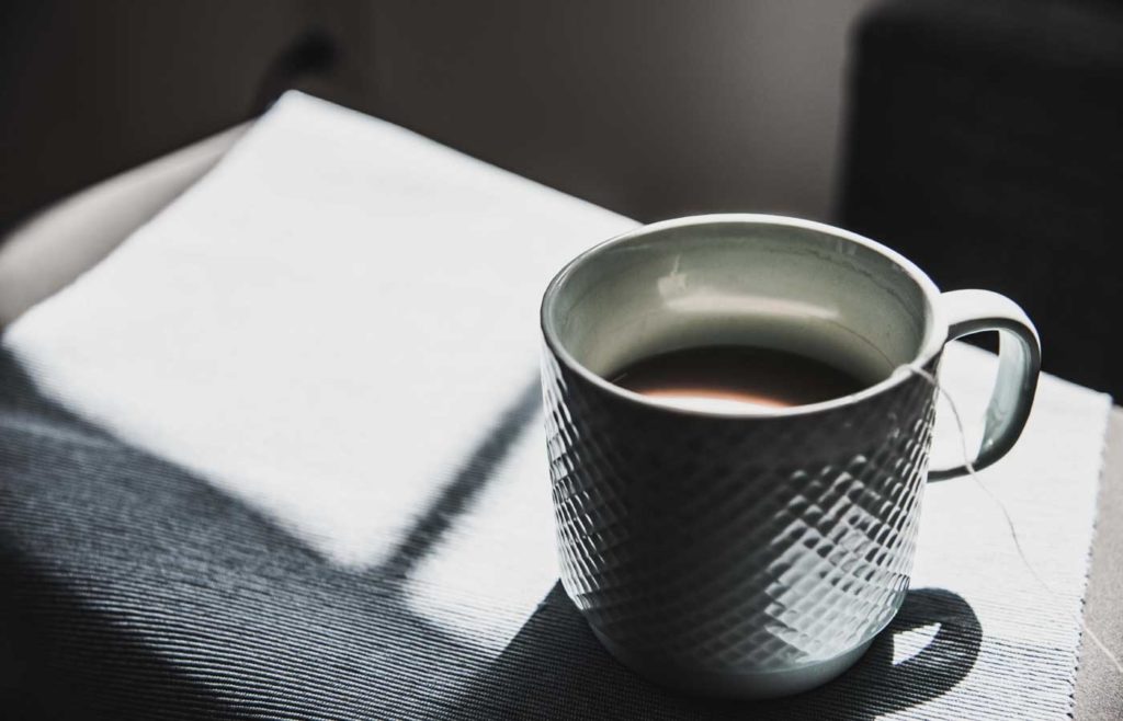 Native English copywriter - Shows a cup of English tea