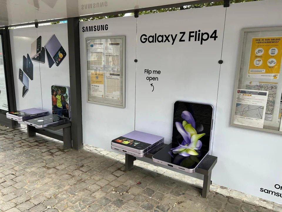 Shows a viral marketing campaign for the Samsung flip phone