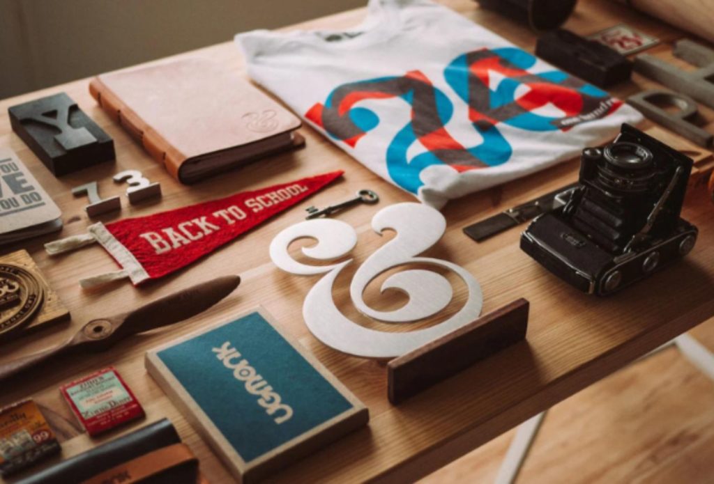 shows ornaments on top of a wooden desk - website copywriting in 2023